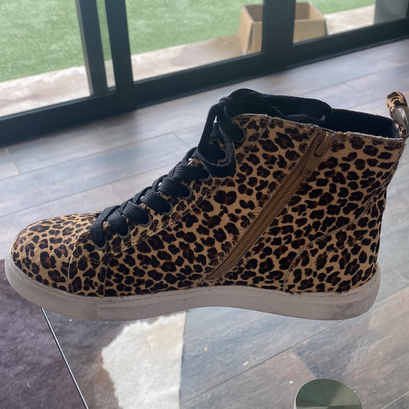 Matisse cheetah fur printed high tops. - Picture 2 of 3